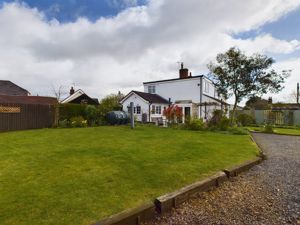 Side elevation- click for photo gallery
